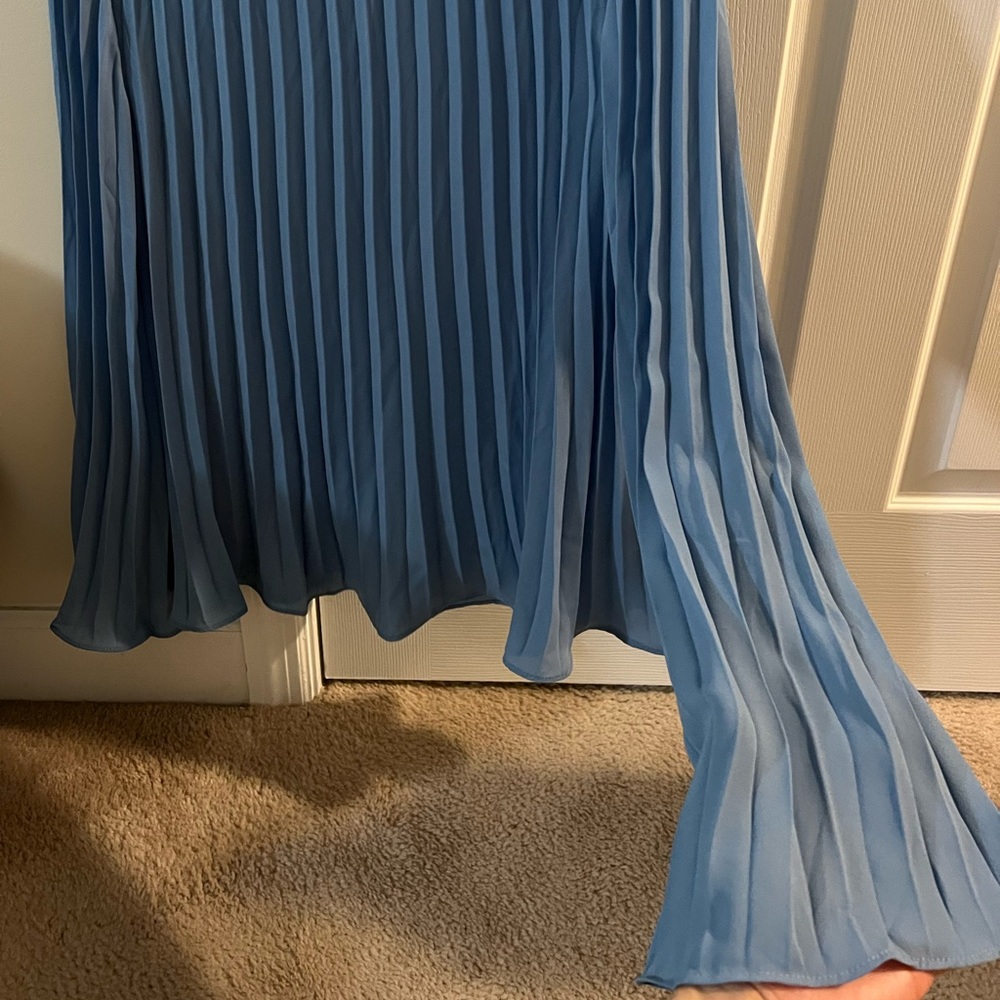 Blue top - Picture 3 of 6